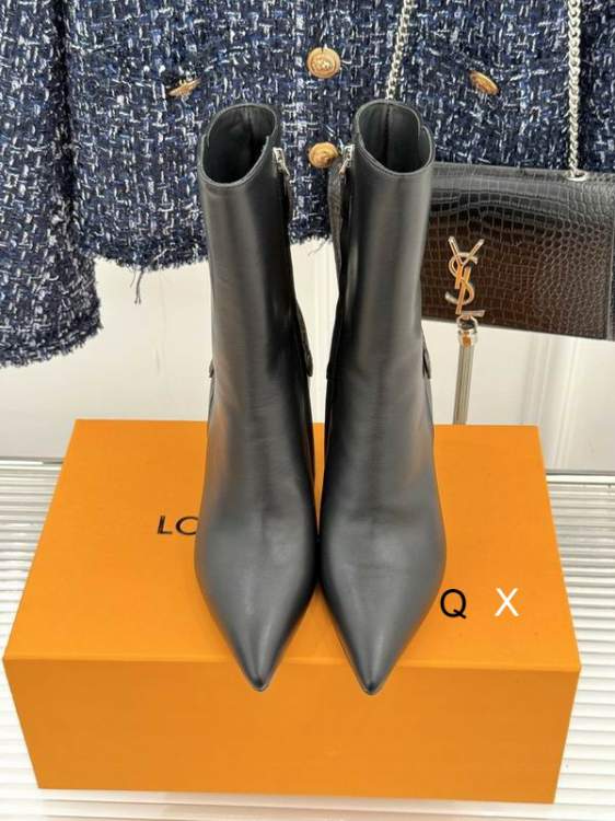 Picture of Louis Vuitton Shoes _SKULVsz35-40JX102312401
